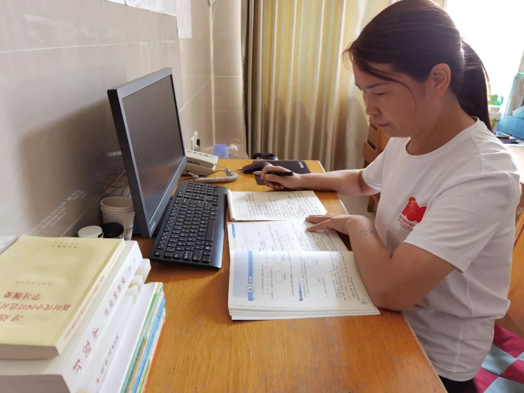 賡續(xù)百年初心，擔(dān)當(dāng)育人使命｜優(yōu)秀教師展播——韓紅梅