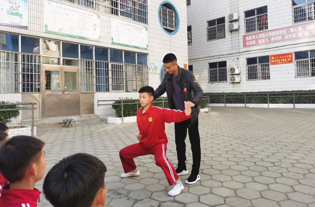 「美麗鵝坡」孩子不想學武術，應該引導堅持還是讓之放棄？